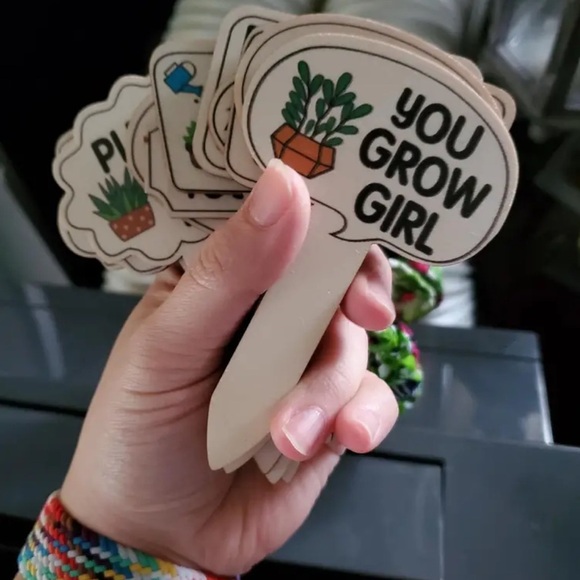 Surprise Pack: 3 Hilarious Garden Stakes for Plant Labels- NWT - Picture 11 of 13